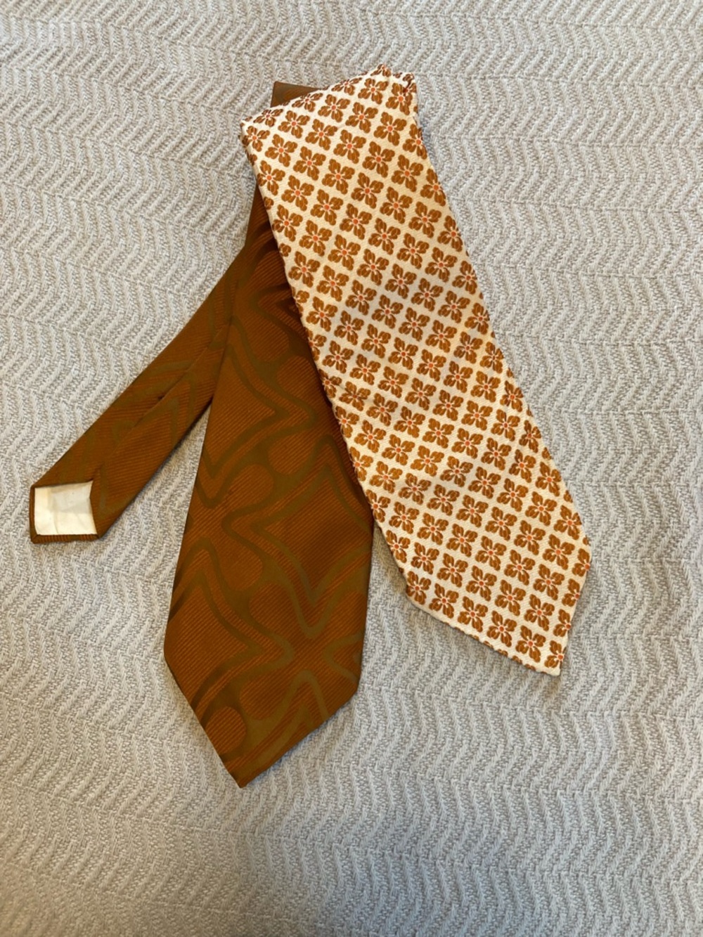 Vintage 70’s Groovy Mens Ties